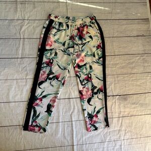 WHITE HOUSE BLACK MARKET Size M White Pink Floral PullOn Elastic Waist Pants